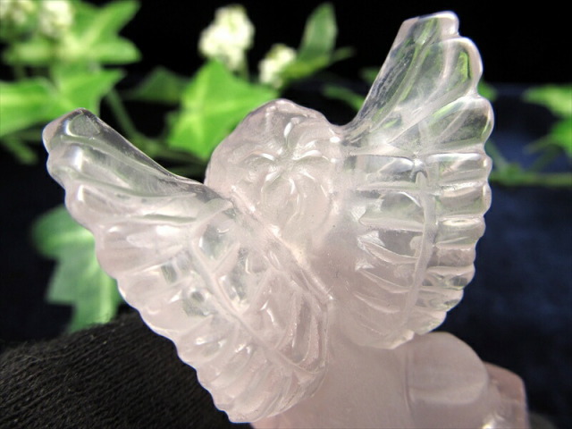 ふんわりピンク ベビーエンジェル ローズクォーツ 彫刻置物 高さ53mm