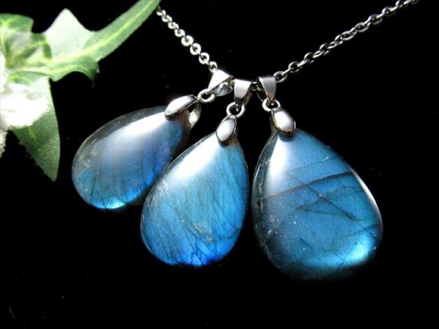 5A 全面ブルーシラー ラブラドライトドロップ型ペンダントトップ 1個