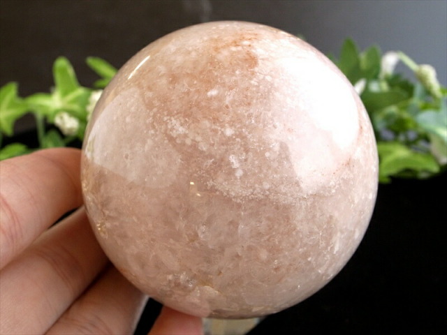 桜を思わせる花模様 桜瑪瑙 丸玉 置物 台座付 直径67mm 重さ424g