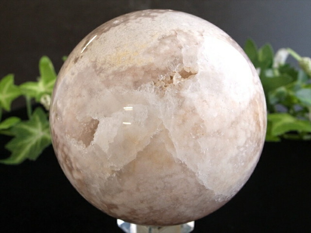 桜を思わせる花模様 桜瑪瑙 丸玉 置物 台座付 直径74mm 重さ554g ふんわりピンクカラー 1点物 マダガスカル産 パワーストーン 天然石