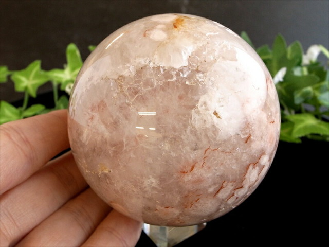 桜を思わせる花模様 桜瑪瑙 丸玉 置物 台座付 直径74mm 重さ570g