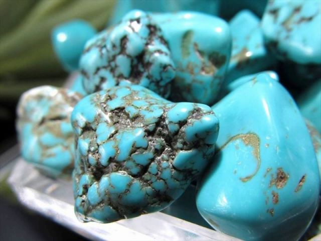 大粒タイプ 天然染色 ターコイズ さざれ 約200入り 粒の大きさ約8mm