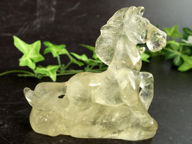 店頭展示中 2026年の干支 シトリン 馬 彫刻置物 幅約88mm 重さ138g