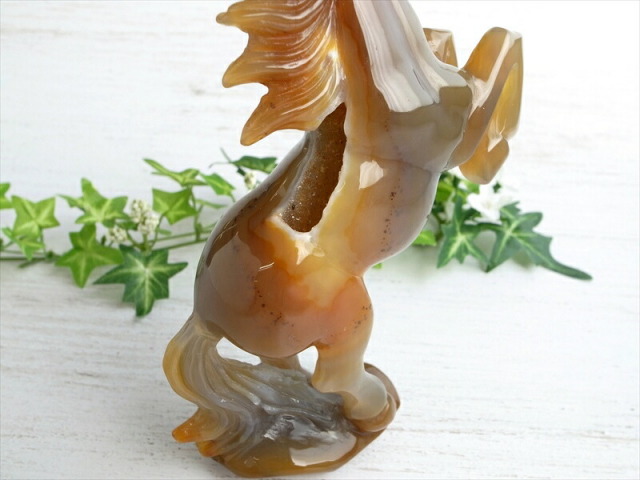 店頭展示中 2026年の干支 笑口 メノウ 瑪瑙 馬 彫刻置物 高さ175mm 重