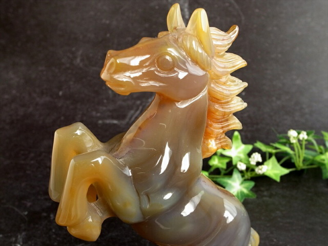 店頭展示中 2026年の干支 笑口 メノウ 瑪瑙 馬 彫刻置物 高さ175mm 重