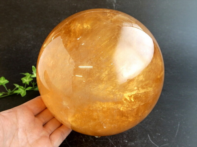 店頭展示中 特大 ディープゴールデン カルサイト 丸玉 台座付 直径約