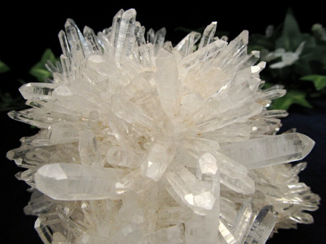 店頭展示中 神秘の結晶群 ミャンマー産 アイアン共生 水晶クラスター