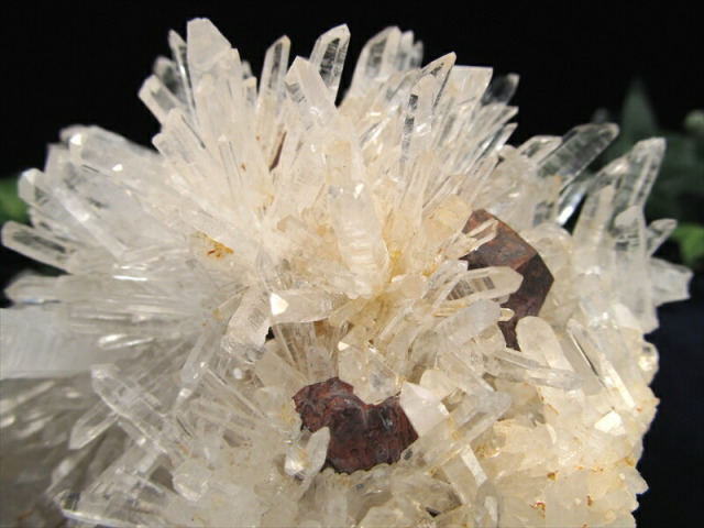 店頭展示中 神秘の結晶群 ミャンマー産 アイアン共生 水晶クラスター