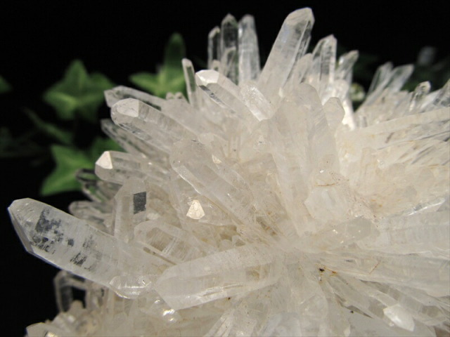 店頭展示中 神秘の結晶群 ミャンマー産 アイアン共生 水晶クラスター