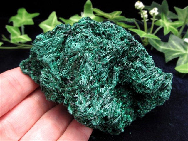 貴重 マラカイト 原石 幅86mm 重さ224g ベルベットの様な煌めき 1点物