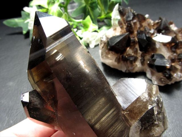 高品質 スモーキークォーツ 煙水晶 クラスター原石 1個売り 重さ約100g-150g 心身を安定させる石 インテリア・浄化に ギャランティカード付き ブラジル