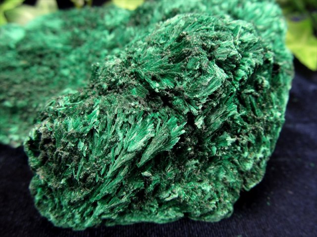 マラカイト原石 貴重 マラカイト 原石 幅103mm 重さ235g ベルベットの様な煌めき 1点物