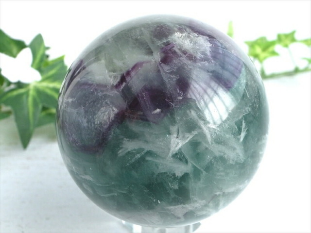 まるで美しい天使の羽 エンジェルフェザーインフローライト 丸玉 台座付 直径約67mm 重さ約519g 唯一無二の神秘的模様 癒しの石 石花蛍石 一点物 中国