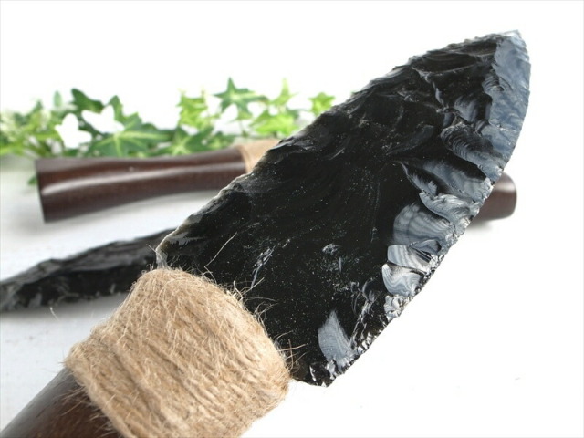 黒曜石の守護刀 オブシディアン 尖頭器型 ナイフ 長さ約26cm 重さ約160g-180g 1個売り 気品ある黒曜石使用 古来からの強力な守護石 コレクションに