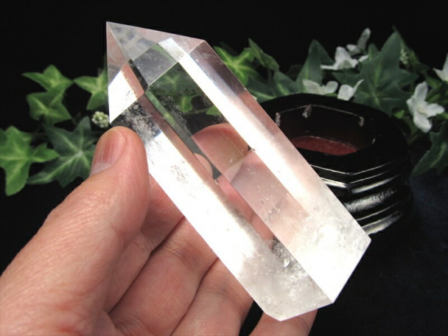 ラダー入り 天然 水晶 ポイント 六角柱 専用木製台座付 高さ 125mm 重