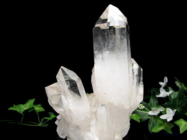 大地が育んだ光の宇宙 ブラジル産 水晶 クラスター 専用木製台座付 高さ 168mm 重さ935g 最高級 浄化 清らかな力をもつ全能の石 一点物 ブラジル産