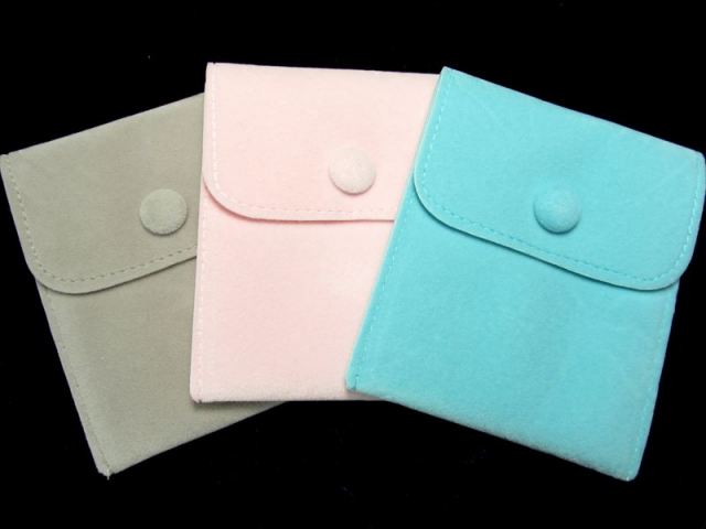 選べる3色 スナップボタン付きベロアポーチ 10枚セット 縦約10.5cm×横約8.5cm 便利な蓋つき パステルカラーポーチ 可愛いクルミボタン Dタイプ inmy-4