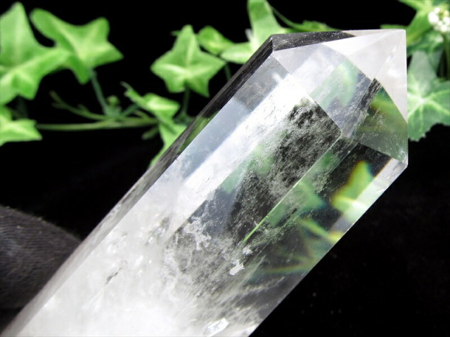 虹入り エンジェルラダー入り 水晶ポイント 六角柱 専用木製台座付 台座有りの高さ144mm 重さ200g 極上超透明 浄化 インテリア 一点もの ブラジル産