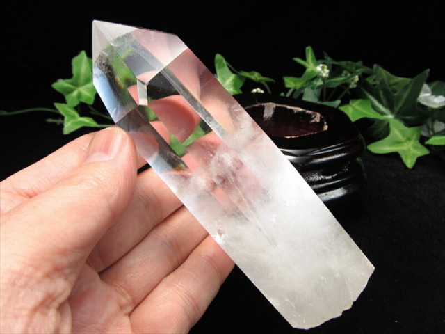 ラダー入り 大人気水晶ポイント 透明水晶 ポイント 六角柱 専用木製