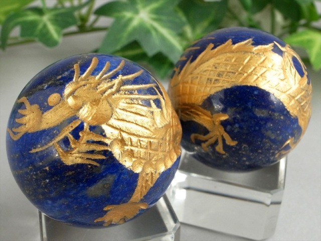金塗り 五本爪龍彫り ラピスラズリ 丸玉 直径約29mm 1個売り 運気上昇