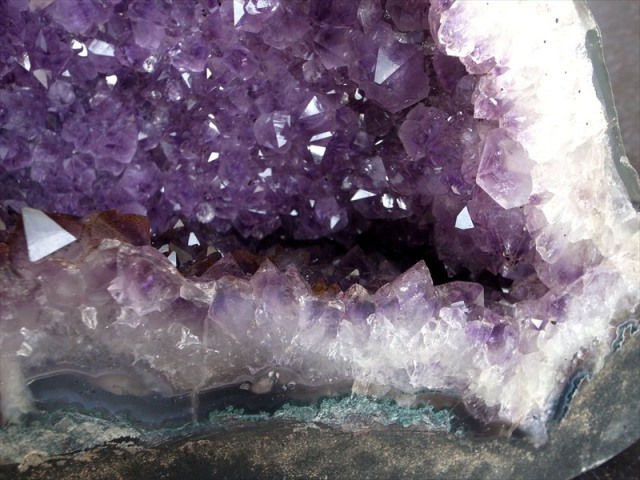 アメジストドーム　色濃い 高品質++]ブラジル産アメジストドーム（高さ約36cm） - 埼玉県吉川市の