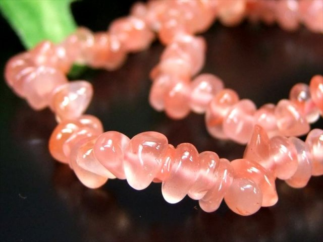 ソルトソースアゲート さざれブレスレット 石サイズ約4mm-9mm 女性に人気 近年流通の人気レア瑪瑙 マイナスエネルギーの解消 人との縁を結ぶ 中国 四川省