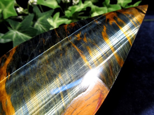 ツートンタイガーアイ ドロップ型 置物 高さ135mm 重さ240g くっきりシラー効果 ゴールド&ブルー バイカラー 力と財力の象徴 虎目石 一点もの 南アフリカ産