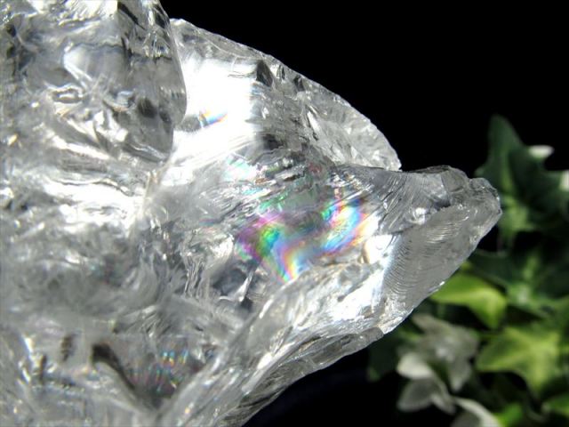 虹たっぷり 水晶原石 アイスデビル ロッククリスタル原石 1個売り約60g