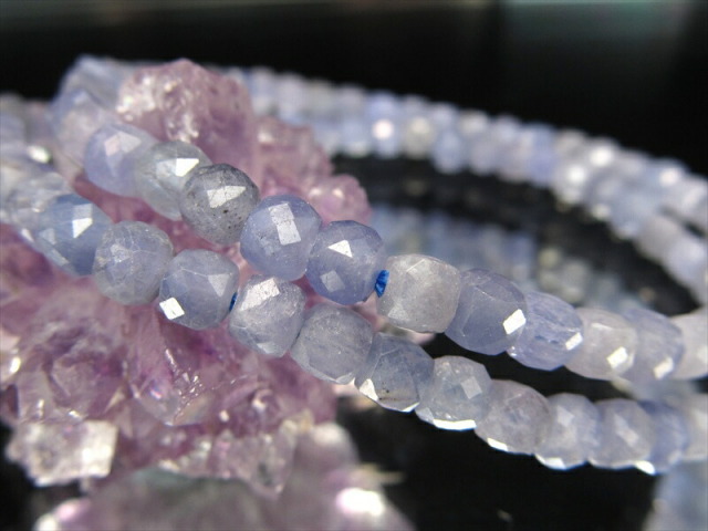 タンザナイト キューブカット ブレスレット 幅約4mm-4.5mm 合わせやすいシンプルデザイン 12月の誕生石 意識を高次元に高め、成功に導いてくれる石