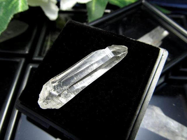 良質 宮崎水晶 板谷水晶 単結晶 SSサイズ 1個売り ルースケース入り ポジティブなエネルギーを引き寄せる 宮崎県 西米良村板谷産 パワーストーン 天然石