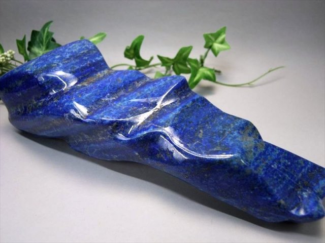 特大 高品質 ラピスラズリ 磨き原石 重さ965g 最大幅205mm 最強の幸運を引き寄せる世界最古のパワーストーン 幸運の象徴 大人気浄化アイテム 1点もの