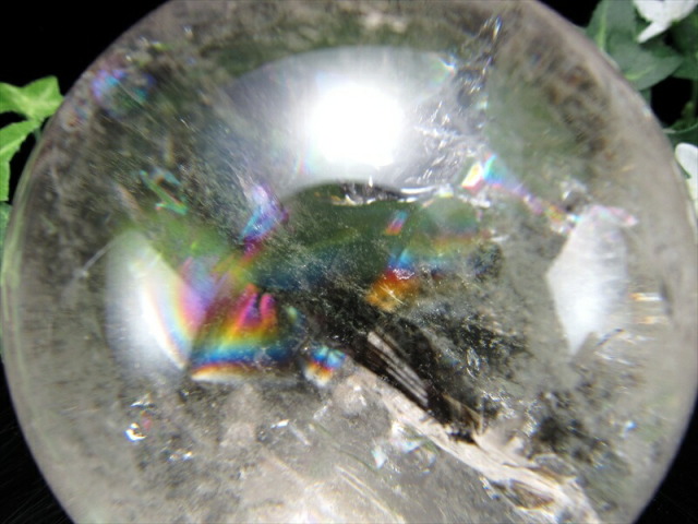 最良の虹 5A級 天然水晶 虹入り 丸玉 台座付 重さ470g φ70mm