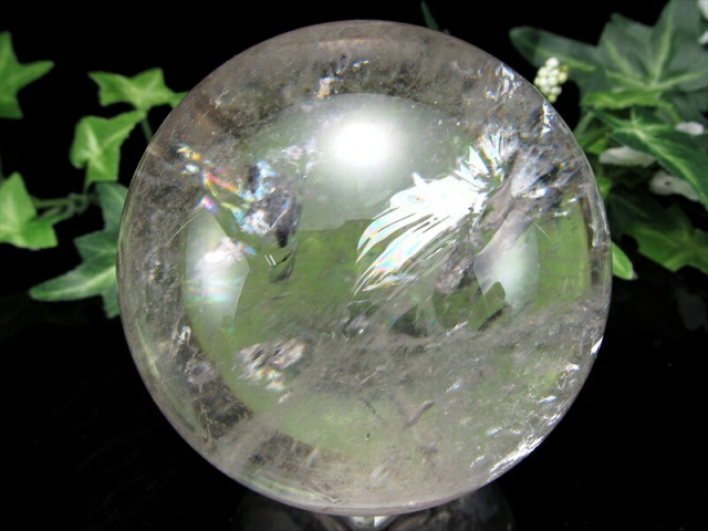 最良の虹 5A級 天然水晶 虹入り 丸玉 台座付 重さ470g φ70mm