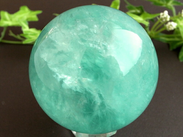 高品質 蛍光 グリーン フローライト 丸玉 台座付 直径61mm 重さ397g 大人気丸玉 天才の石 つやつや光沢 一点もの 蛍石 アメリカ産 パワーストーン 天然石
