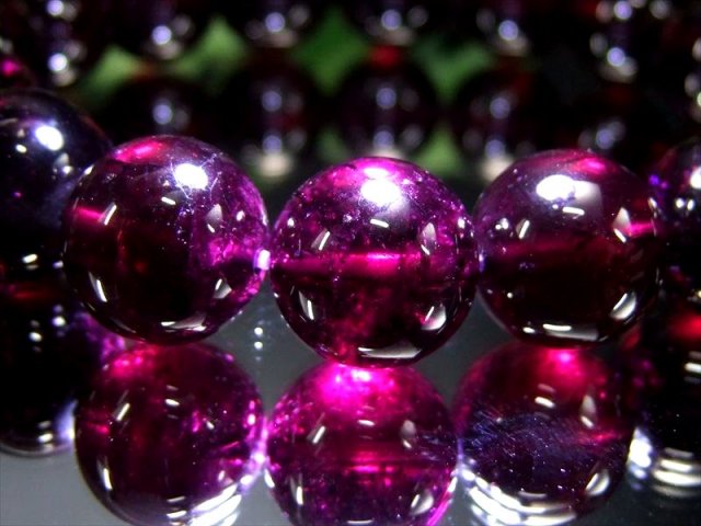 大珠 透かせばワインレッドパープル 4A ロードライトガーネット