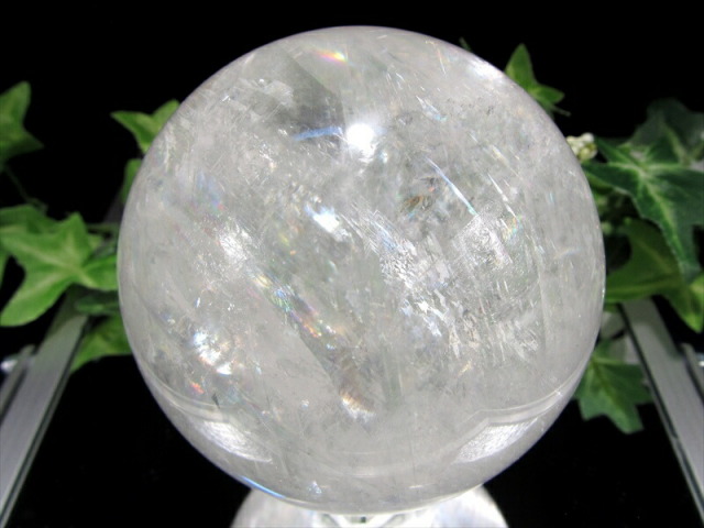 虹入り 4A ホワイトカルサイト 丸玉 台座付 直径76mm 重さ639g エネルギーの増幅と強力な浄化の石 神秘的な美しさ 方解石 ブラジル産 パワーストーン 天然石