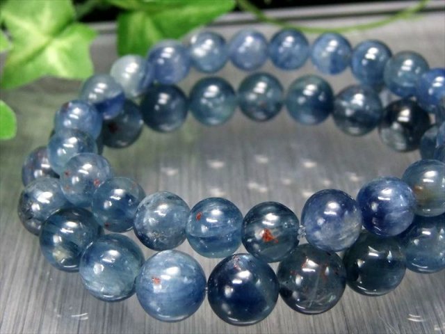 ほんのりガーネット入り ブルーカイヤナイト ブレスレット 約7mm-7.5mm×26珠前後 独特の美しい濃色ブルー 艶感抜群 シラー入り