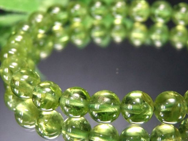 店頭展示中 S級 ペリドット かんらん石 ブレスレット 7mm×26珠