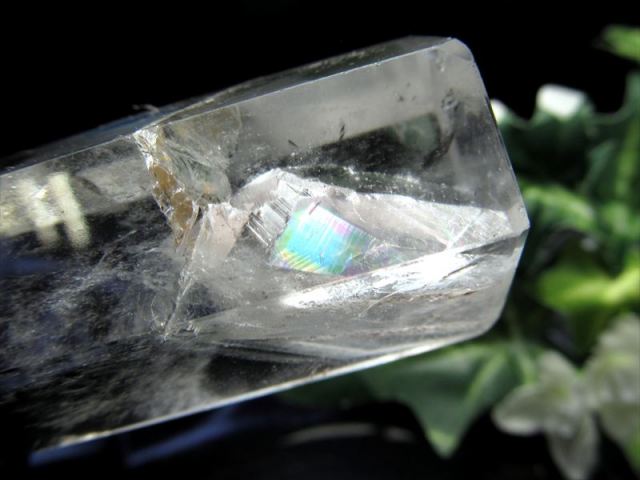 超希少 ラダー&虹入り マニフェストクォーツ ポイント置物 高さ 88mm