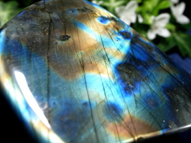 ブルーシラー入り ラブラドライト 磨き原石 最大幅74mm 重さ234g 鮮やかシラー 信念を貫く力 極上天然石 月や太陽を象徴する石 一点もの マダガスカル産 ok