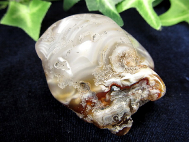 振ると水音がします 水入りメノウ タンブル 最大幅約44mm 重さ51g 瑪瑙