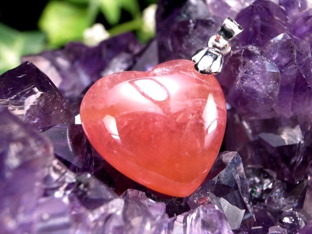 4A インカローズ ペンダントトップ ハート型 石サイズ縦約16mm 約3.7g 艶やかな薔薇色の輝き 優雅な縞模様と光沢感が織り成す美しい表情 恋愛成就・幸福の石