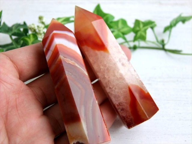 縞々模様の天然石 サードオニキス ポイント置物 1個売り 重さ約40g-60g