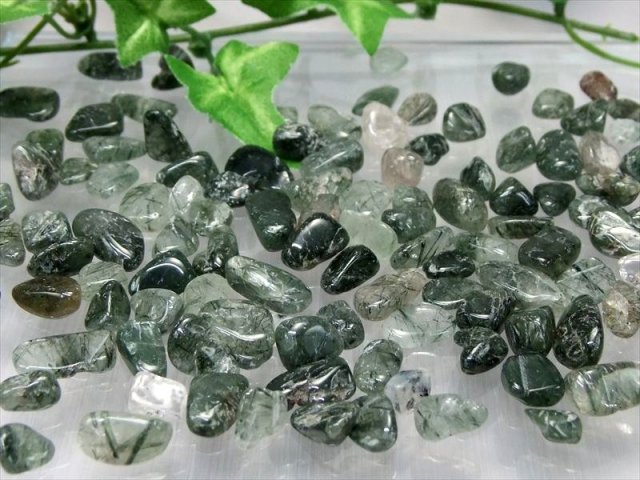 高品質モスグリーン グリーンルチルクォーツ さざれ石 200g 約6ミリ-25