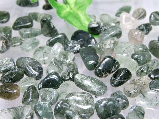 高品質モスグリーン グリーンルチルクォーツ さざれ石 200g 約6ミリ-25