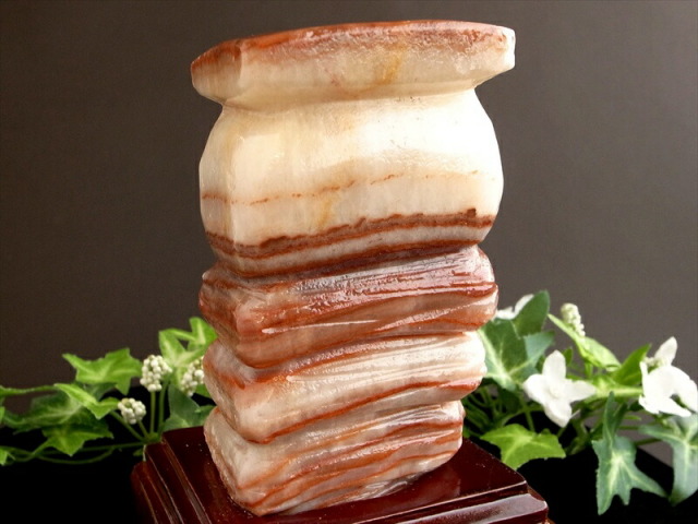 まるで豚肉 招財のお守り ポークストーン 豚肉石 置物 木製専用台座付 重さ約912g 高さ約91mm 少量限定 ネタ感満載 マニアック天然石 一点もの 中国 広西省産