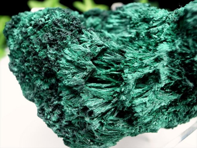 5A ベルベット マラカイト 原石 イス型台座付 最大幅87mm 重さ187g ベルベットの様な煌めき 1点物 磨き無しの天然原石 孔雀石 コンゴ産 パワーストーン 天然石