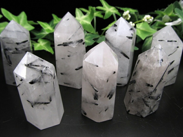 1個売り ブラックルチル クォーツ ポイント 重さ50g-60g 勝ち運ルチル 邪気払いの石 ブラジル産 パワーストーン 天然石