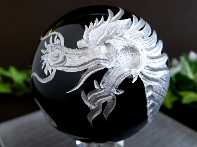 大吉開運 五本爪龍神彫り 秀逸な繊細彫刻 縁起物 五本爪龍彫り オブシディアン 丸玉 サイズ約77mm 重さ644g ドラゴンボール 龍玉 付き パワーストーン 天然石