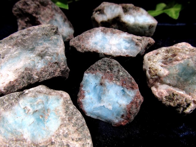 ラリマー ブルーペクトライト 原石タイプ 詰め合わせ 200g 約6-10個入り サイズ約25mm-50mm 個性豊かなラリマー原石 カリブ海の宝石
